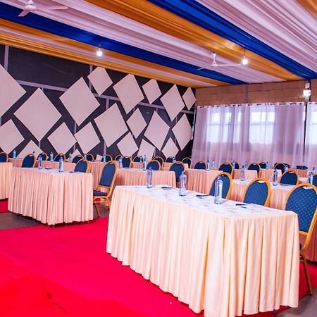 Buraha Zenoni Hotel And Resort Nakuru Exteriér fotografie