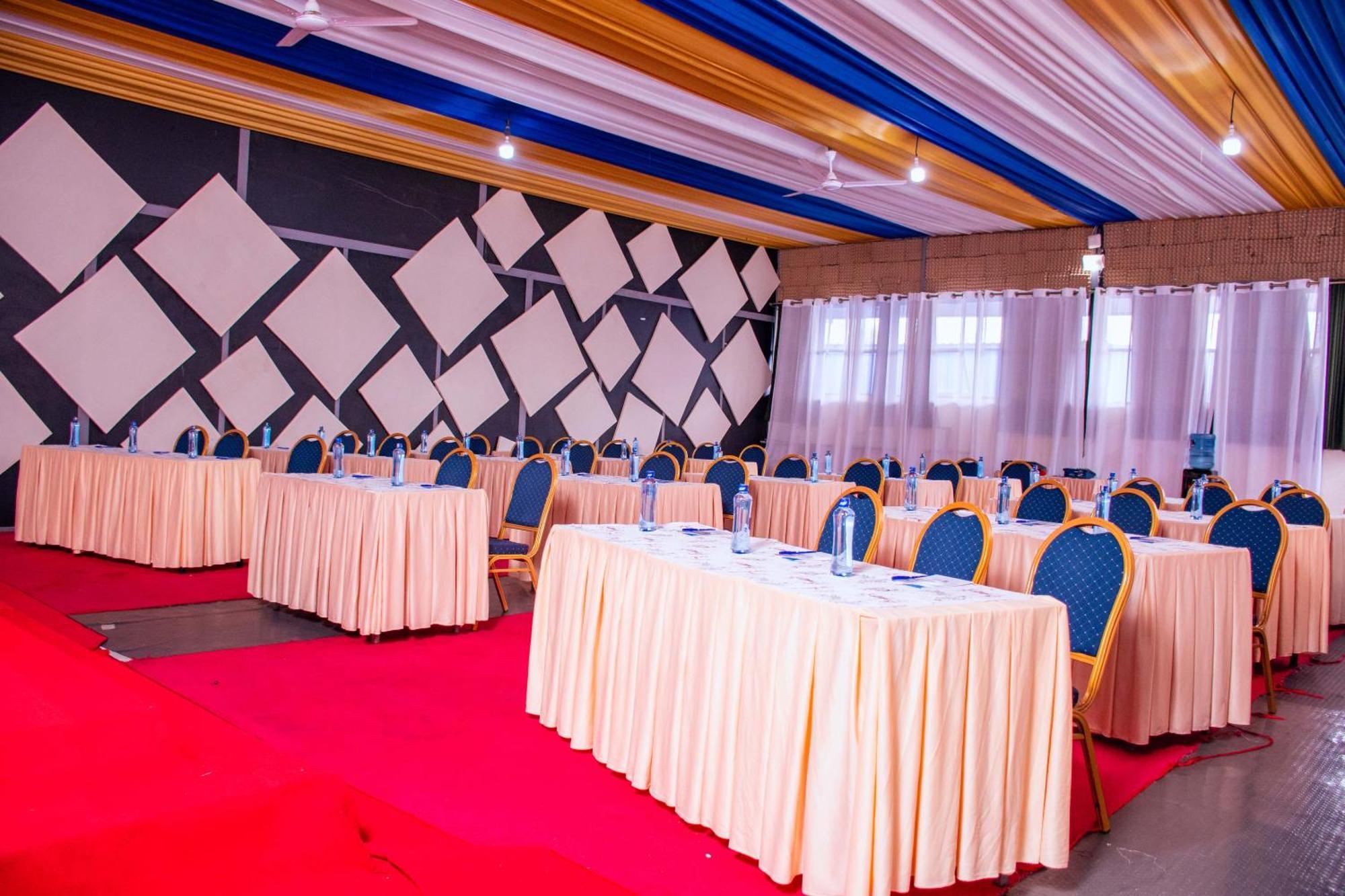 Buraha Zenoni Hotel And Resort Nakuru Exteriér fotografie