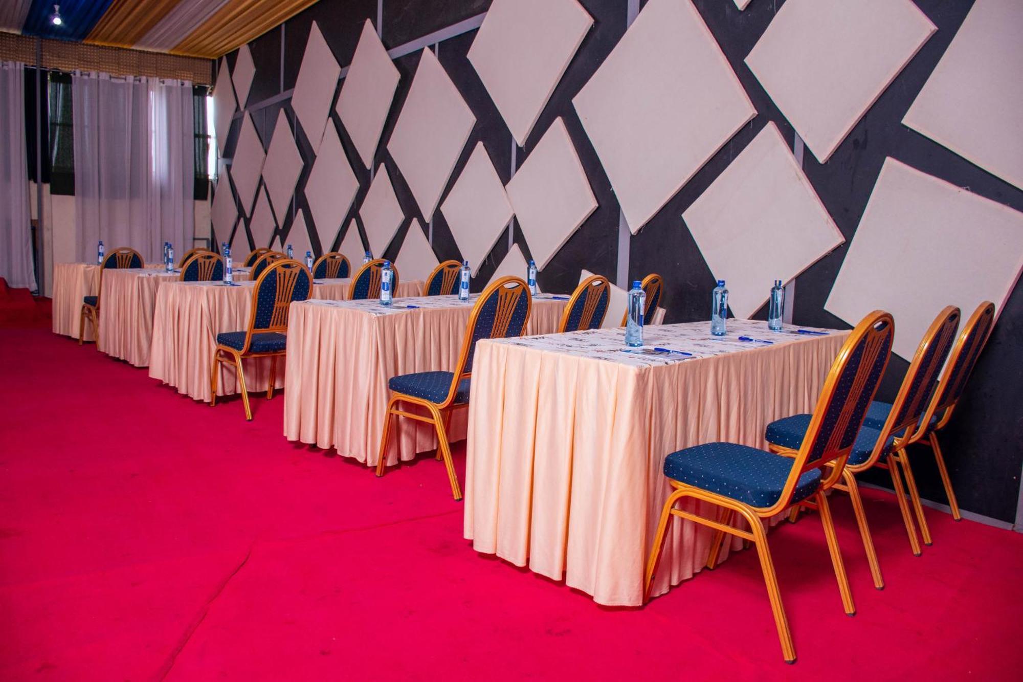 Buraha Zenoni Hotel And Resort Nakuru Exteriér fotografie